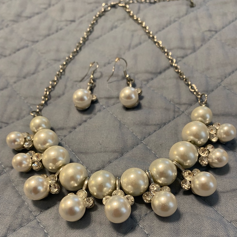 Necklace/earring set
